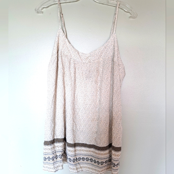 37. Far west top - Picture 1 of 4